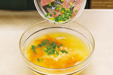 里芋とにんじんの中華たまごスープ